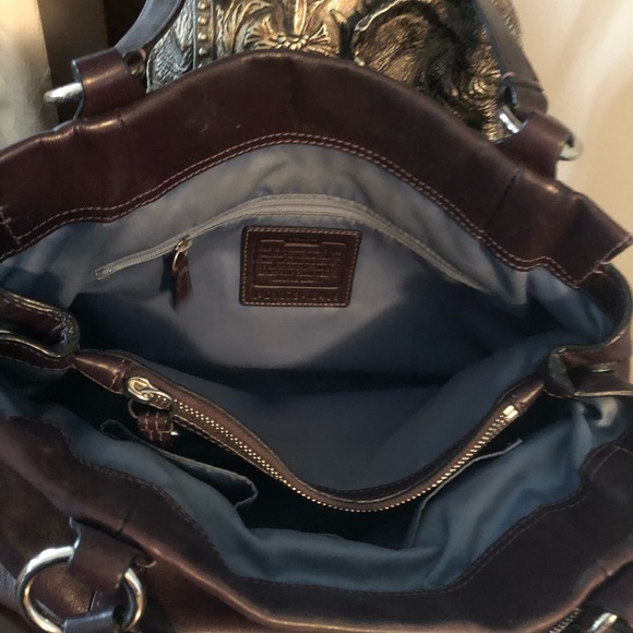 Coach leather purse in aubergine color - Picture 2 of 4